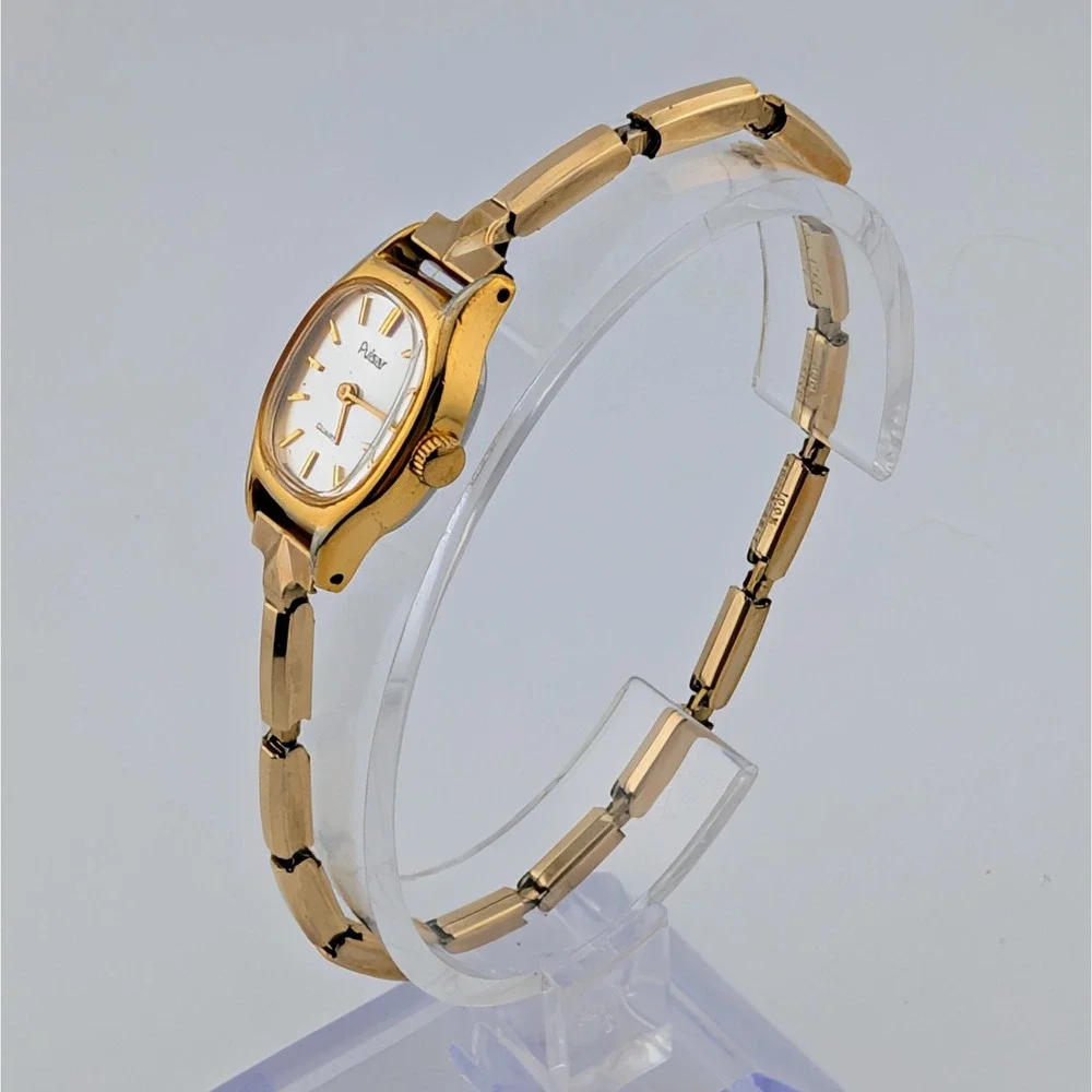 Vintage Pulsar Y590-5100 Gold-Tone Petite Women's Quartz Watch 16mm Expansion